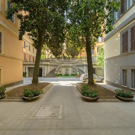 Salotto19 - Borghese * Rome